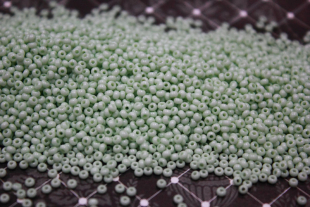 Бисер Чехия круглый 08/0 50г 03262 салатовый